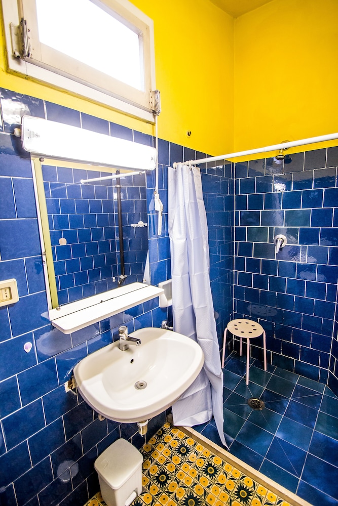 Hostel Santa Monaca 50/50