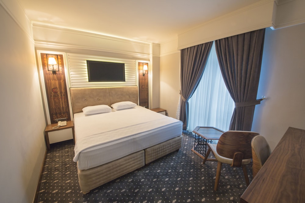 Jolnar Garden Hotel 17/50