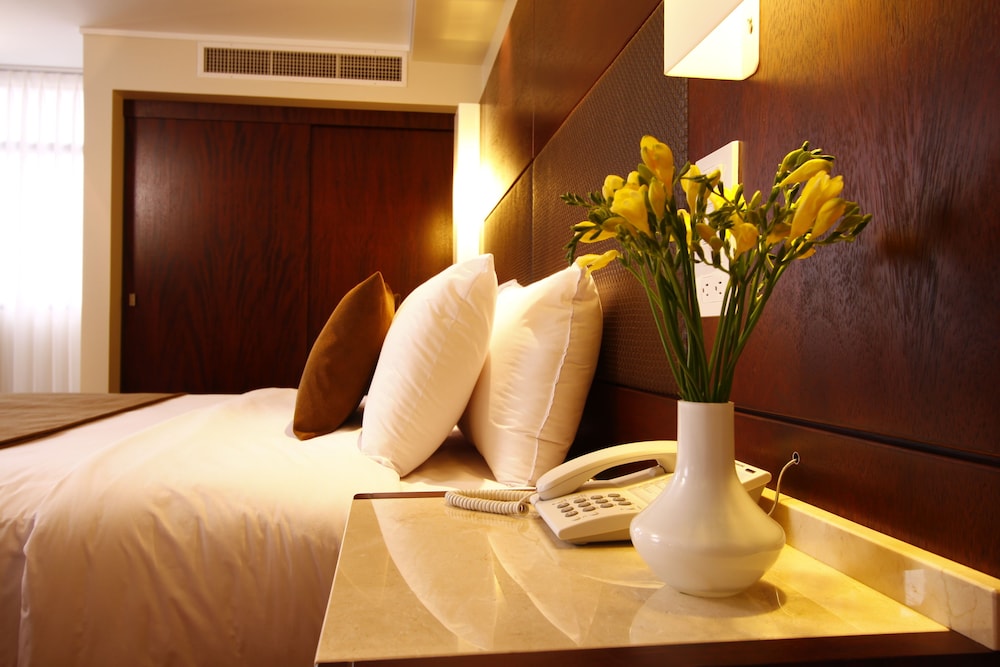 HOTEL REINA ISABEL 23/64