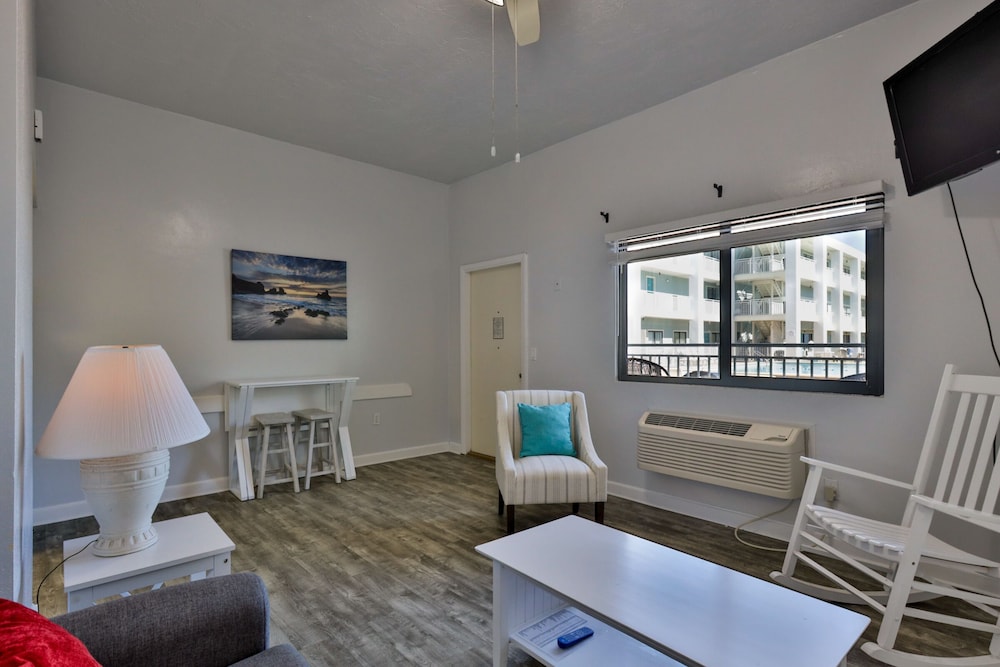 Coastal Waters Inn 69/74