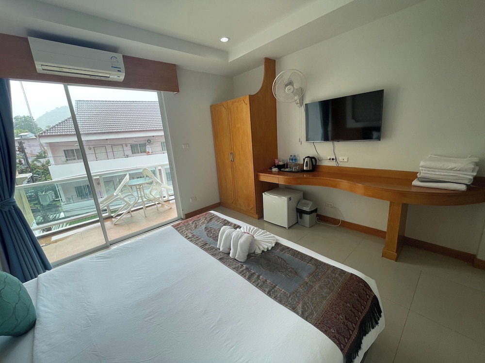 T & C Hotel Patong Beach 13/70