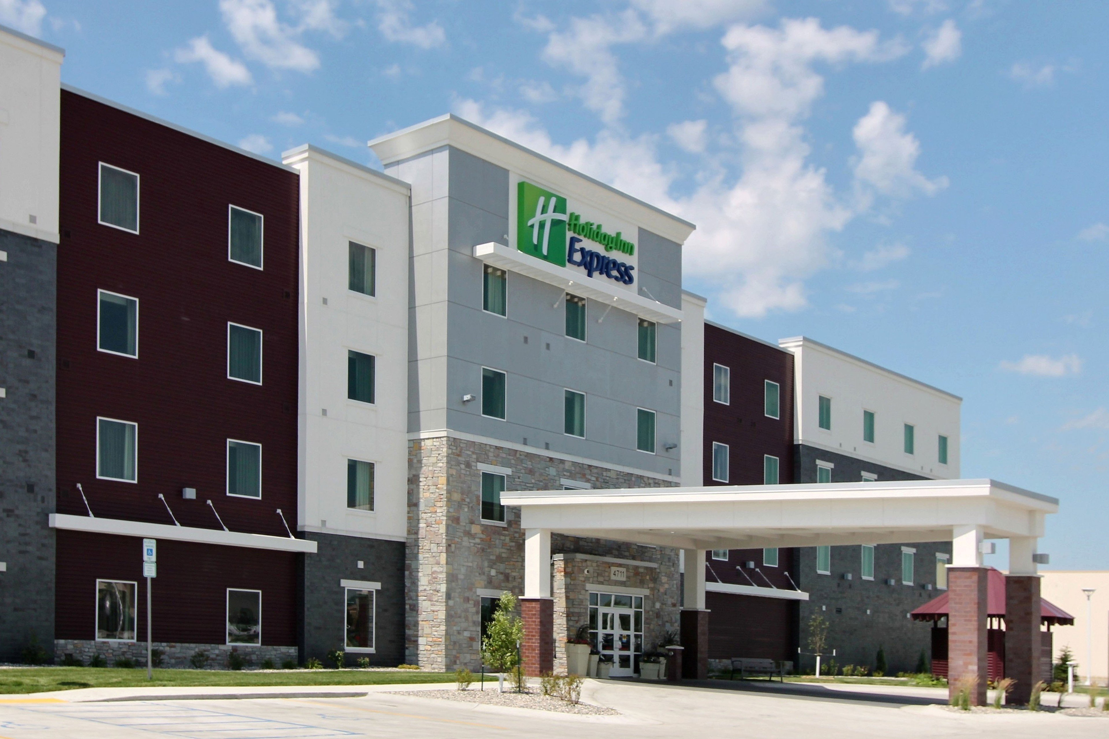 Holiday Inn Express Fargo SW - I-94 Medical Center 4/52