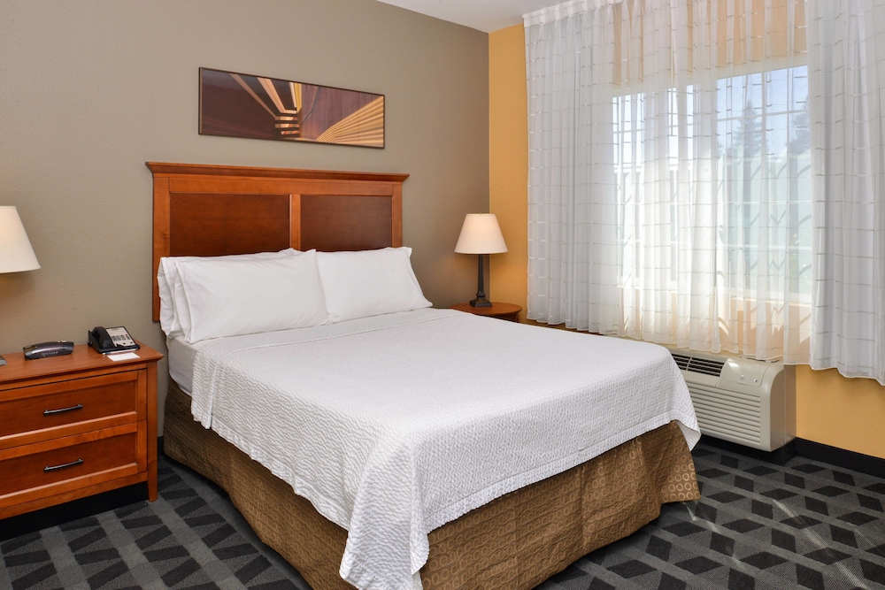 Towneplace Suites Marriott Cal Expo 15/50