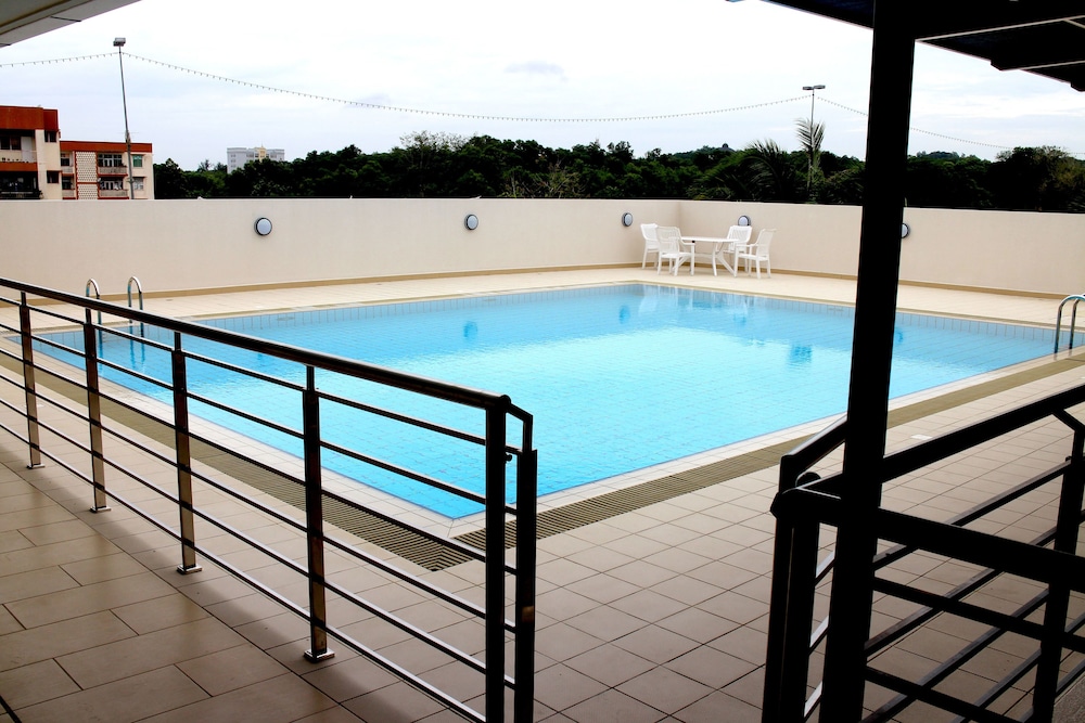swimming pool spa