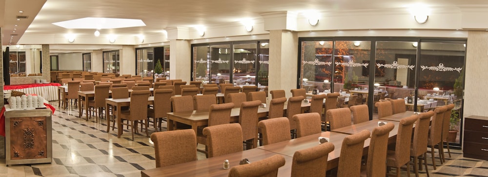 Dundar Hotel 37/48