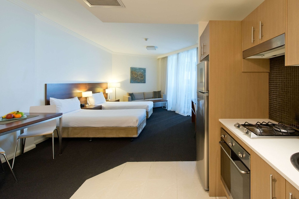 Apx World Square Apartments 22/52