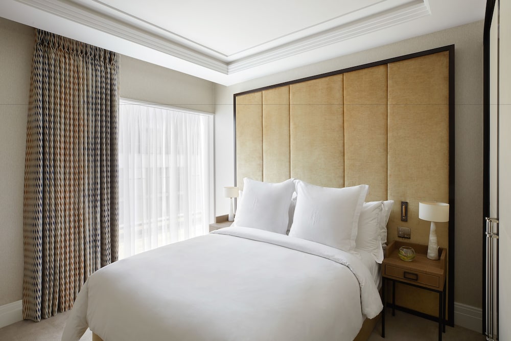 Four Seasons Hotel London at Tower Bridge 12/37