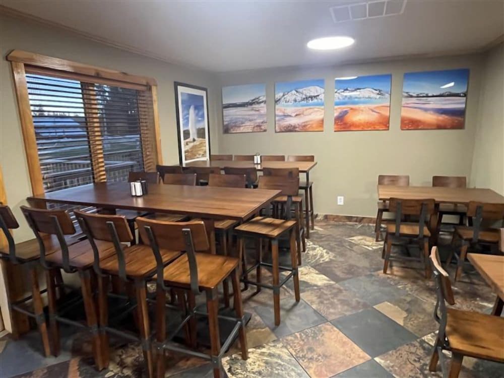 Mountain Vista Hotel 56/76