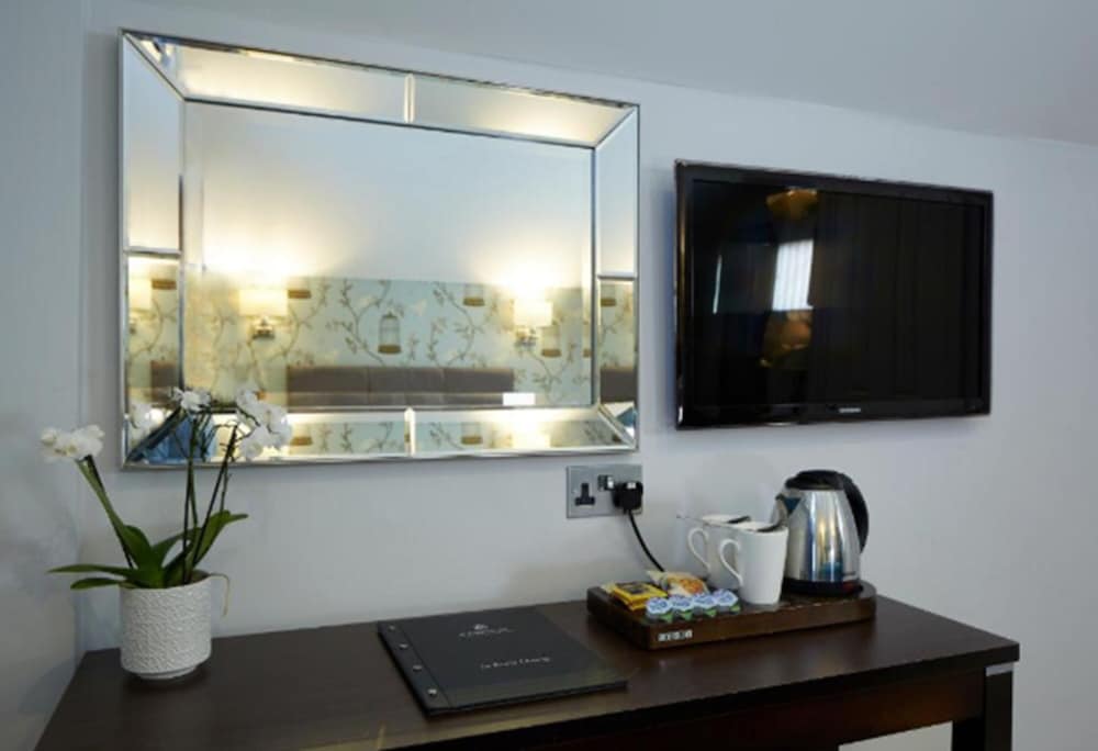 Mandolay Hotel Guildford 30/37