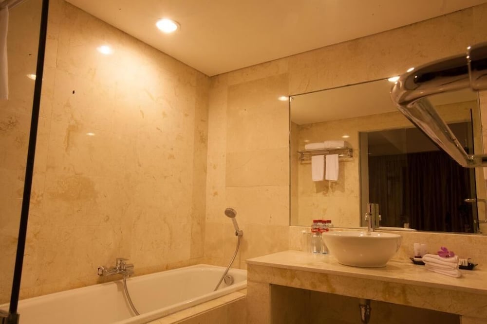 Claro Hotel Kendari 26/62