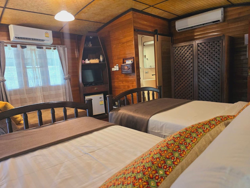Kaengkrachan Boathouse Paradise Resort 24/78