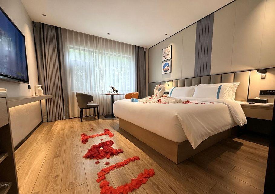 Gefei Hotel (North Square of Kunming Railway Station) 7/17