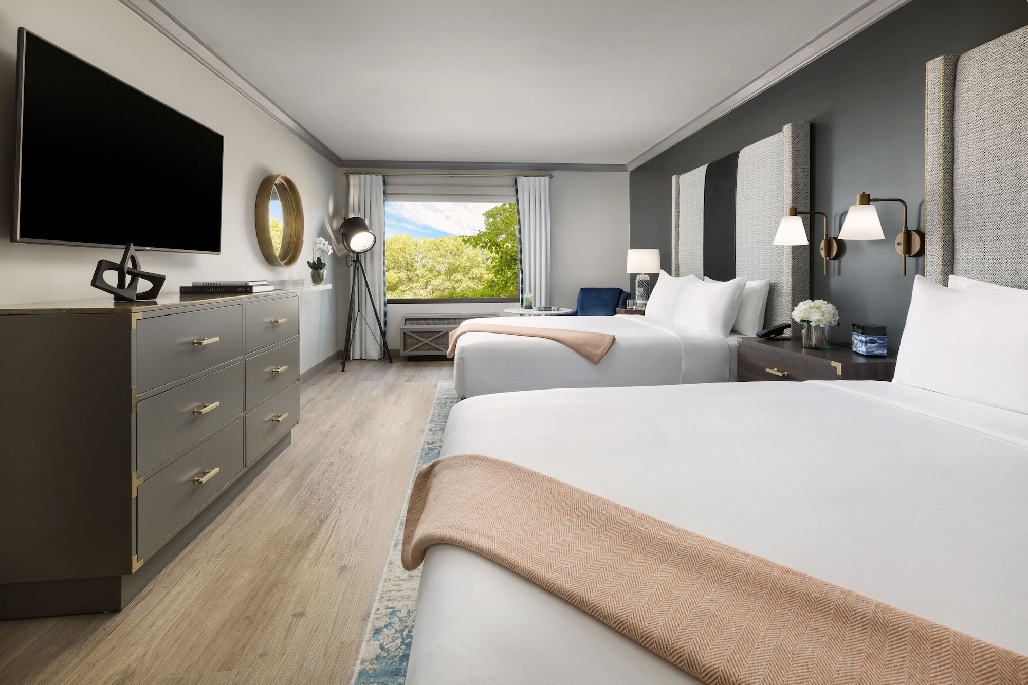 STANDARD, 2 QUEEN BEDS