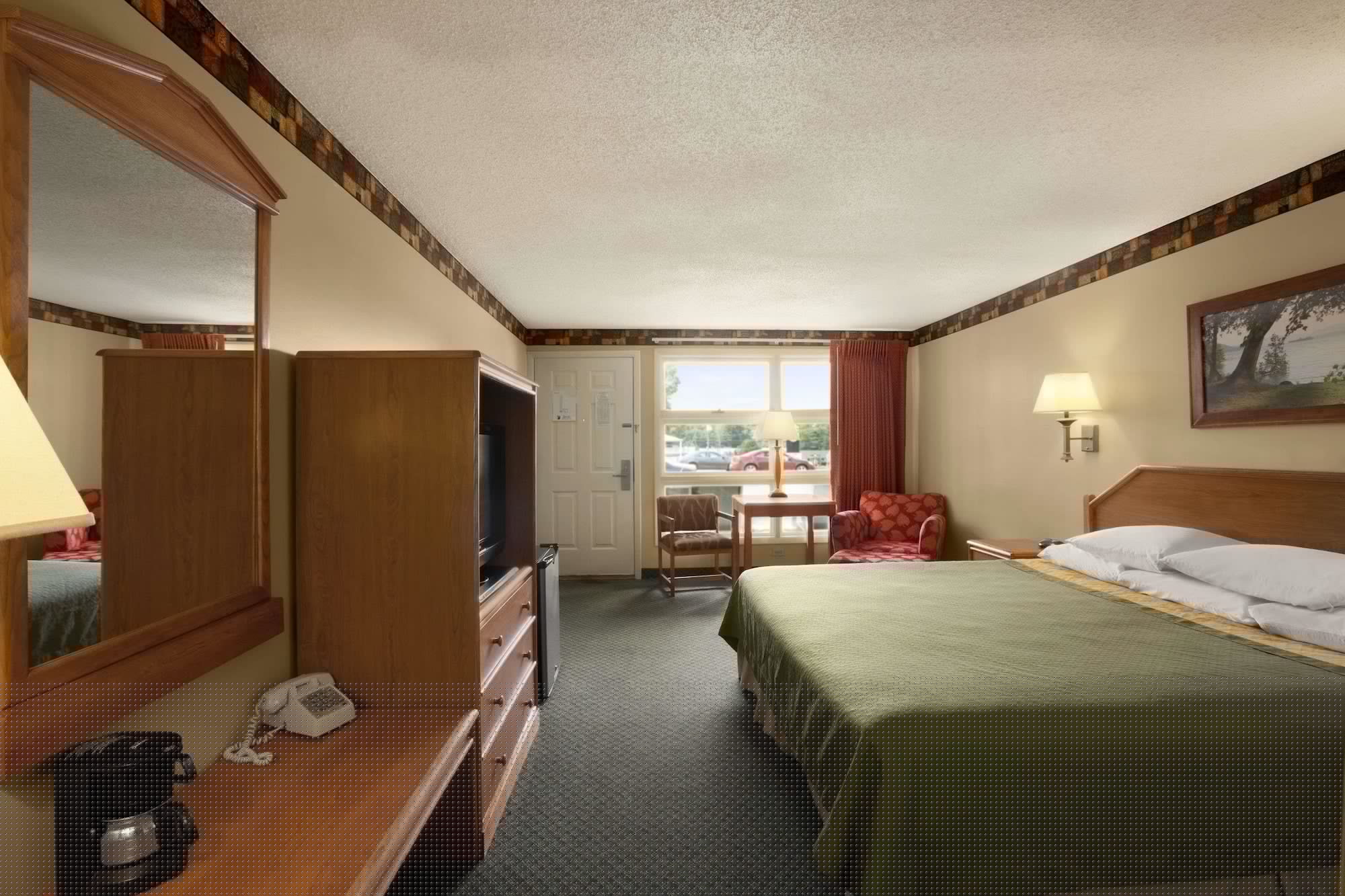 Efficiency, King Bed