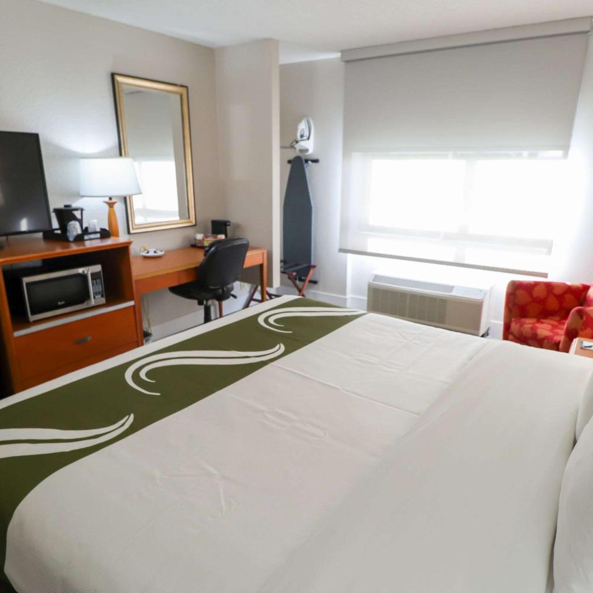 غرفة بسرير كينج بحوض استحمام، Quality Inn Miami Airport - Doral 7/9