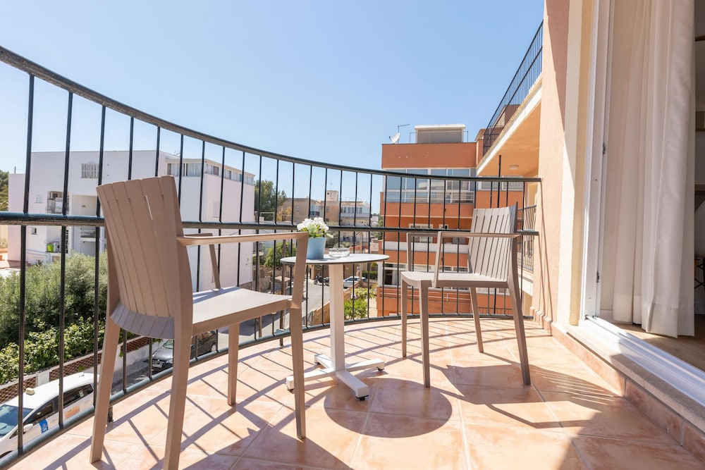 Martinez Apartments 55/62