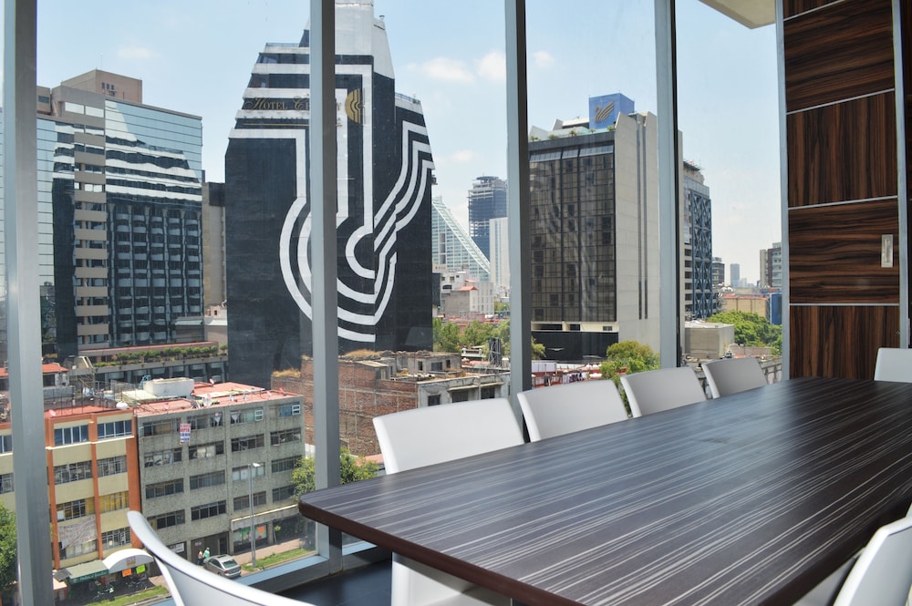 Hotel Block Suites 65/69