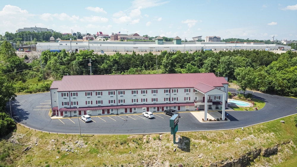 Rosebud Inn 61/64
