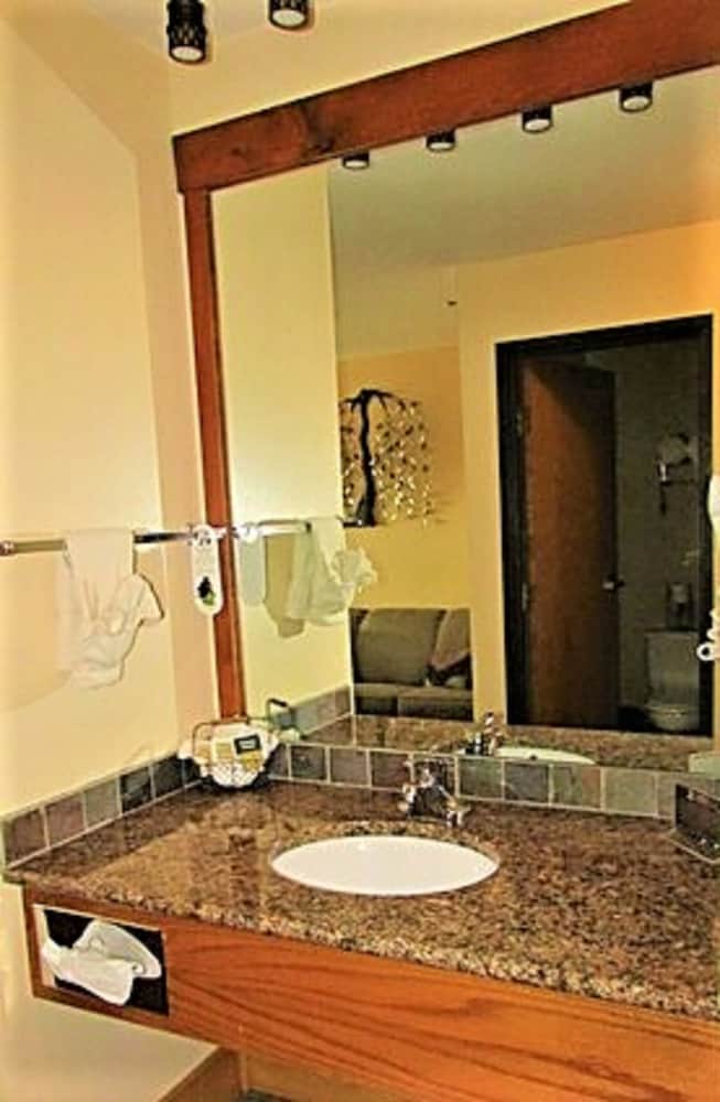 Spearfish Canyon Lodge 71/75