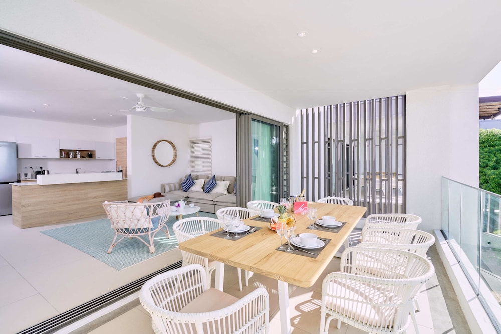 Les Estivales Beachfront Suites & Penthouses By Lo 35/48