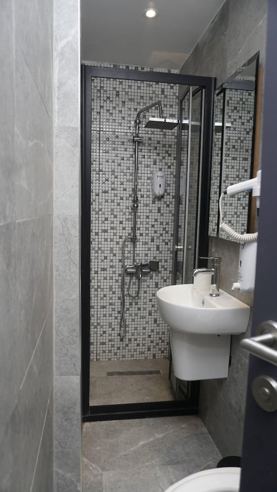 Nova Park Hotel and Suite 46/50