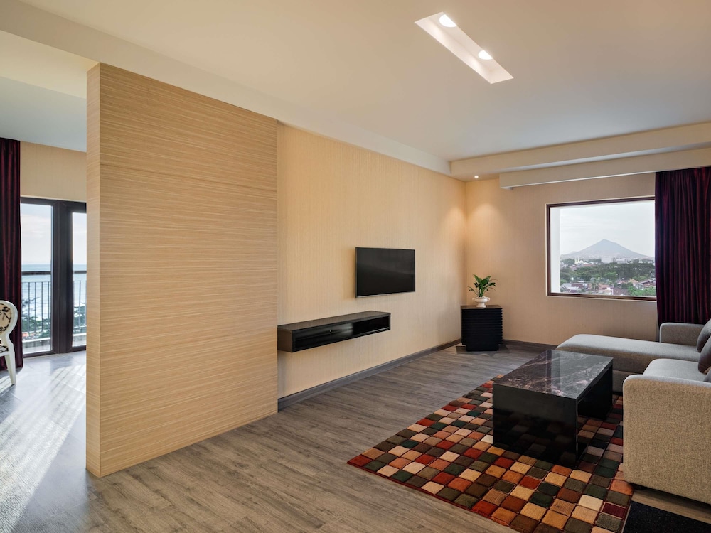 Mercure Padang 35/52