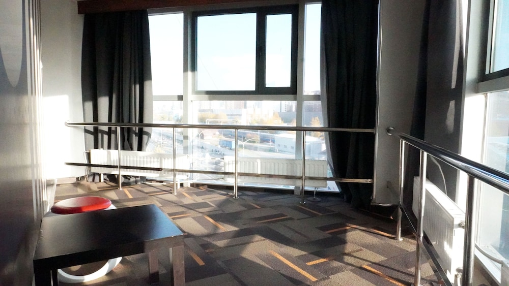 Zolo Hotel 24/38