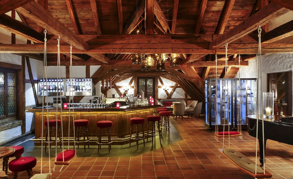 Schloss Hotel Swiss Chalet Merlischachen 47/54