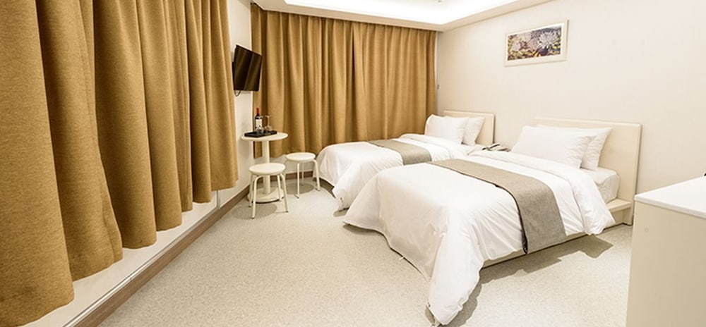 Rezion Tourist Hotel 23/44