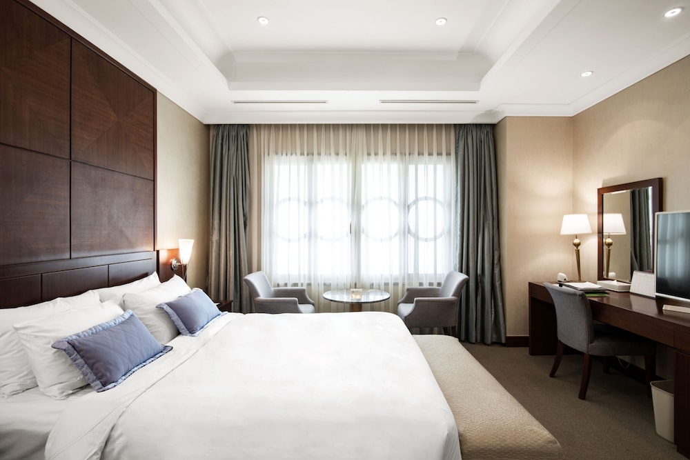 Superior, Suite, Queen Bed