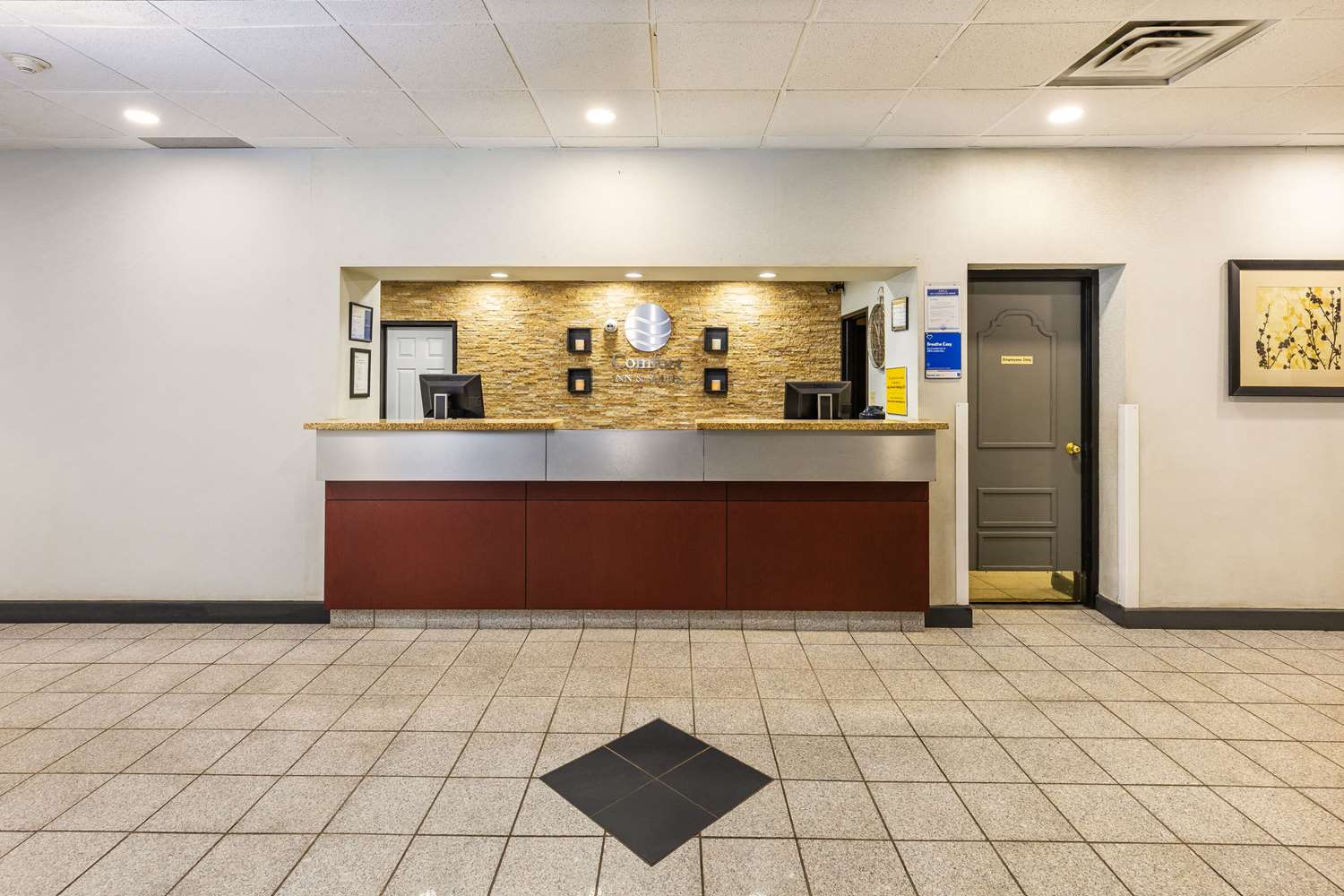 Comfort Inn & Suites Edmonton Downtown 7/34
