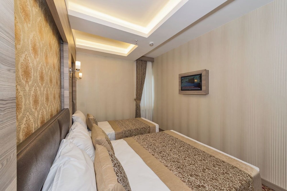 Room, Double Bed, City View, Matiat Hotel Istanbul 5/8