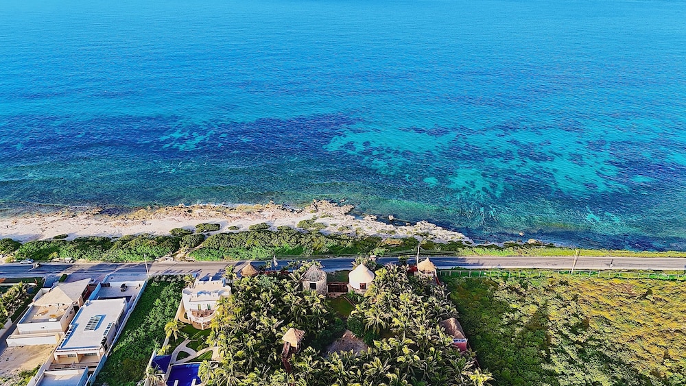 Azulea Isla Mujeres 53/64