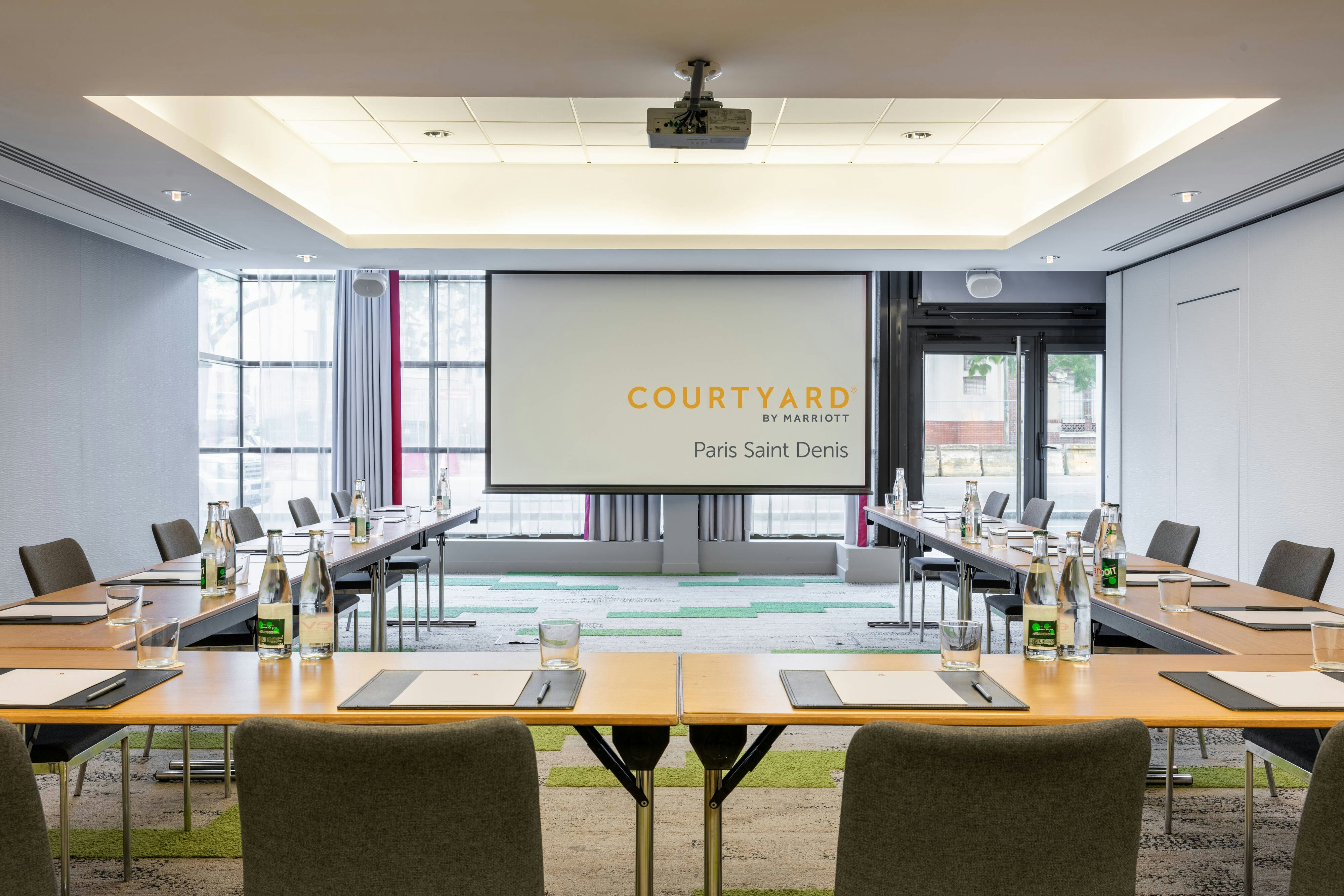 Courtyard By Marriott Paris Saint Denis 32/35