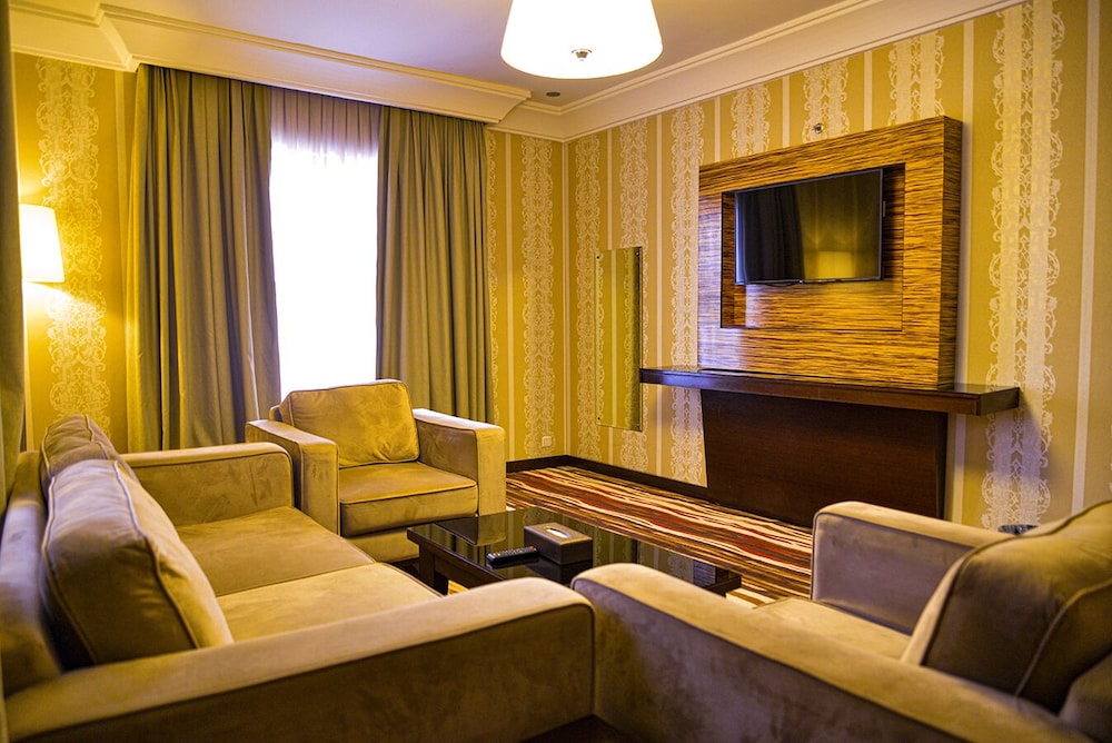 فندق كراون تاون(Crown Town Hotel) 28/46