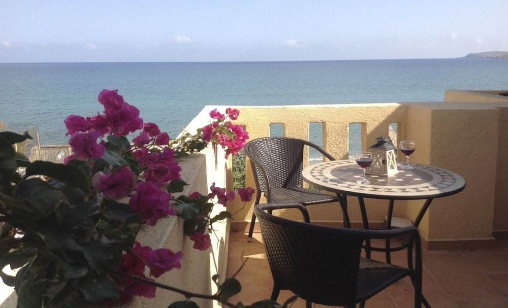 Asterias Studios Apartments 27/50