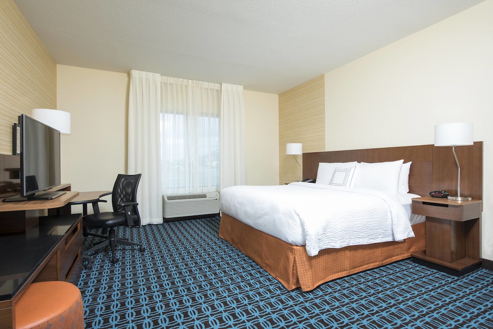Fairfield Inn Suites Fredericksburg 13/41
