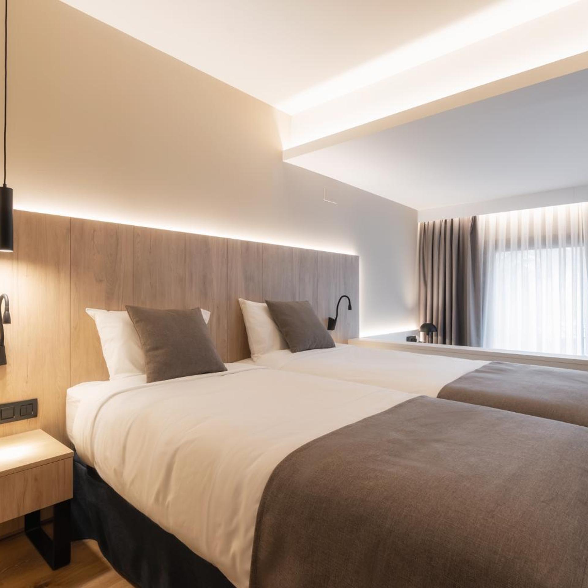 Room, Double or Twin Bed