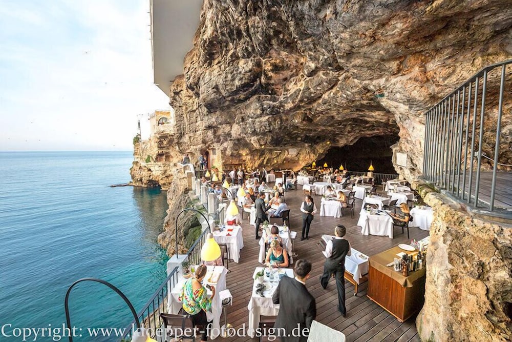 Grotta Palazzese 40/50
