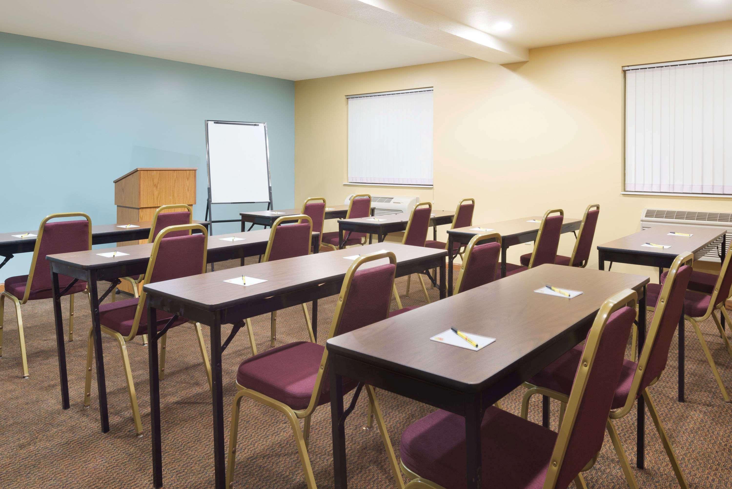 Super 8 By Wyndham Morgantown 13/16