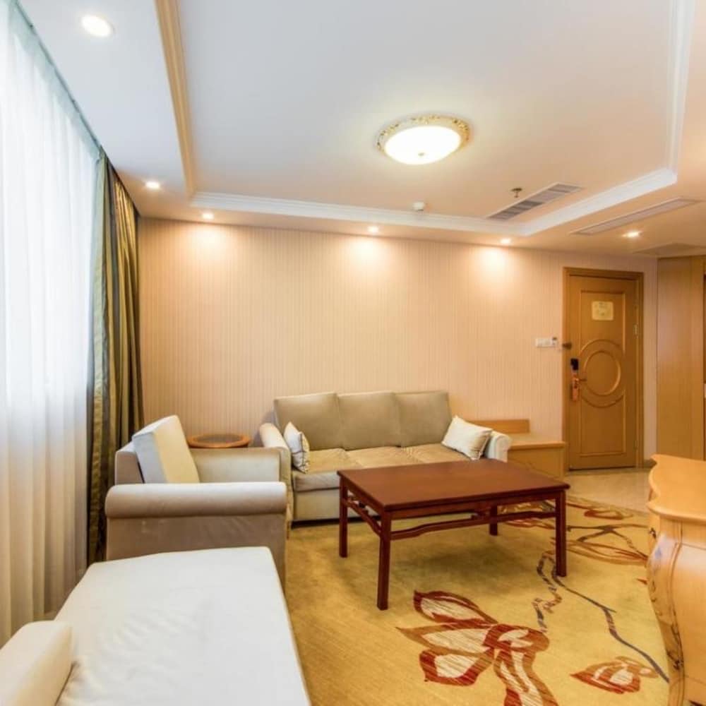 Vienna Hotel (Guilin Jichang Road Rongshan) 31/40