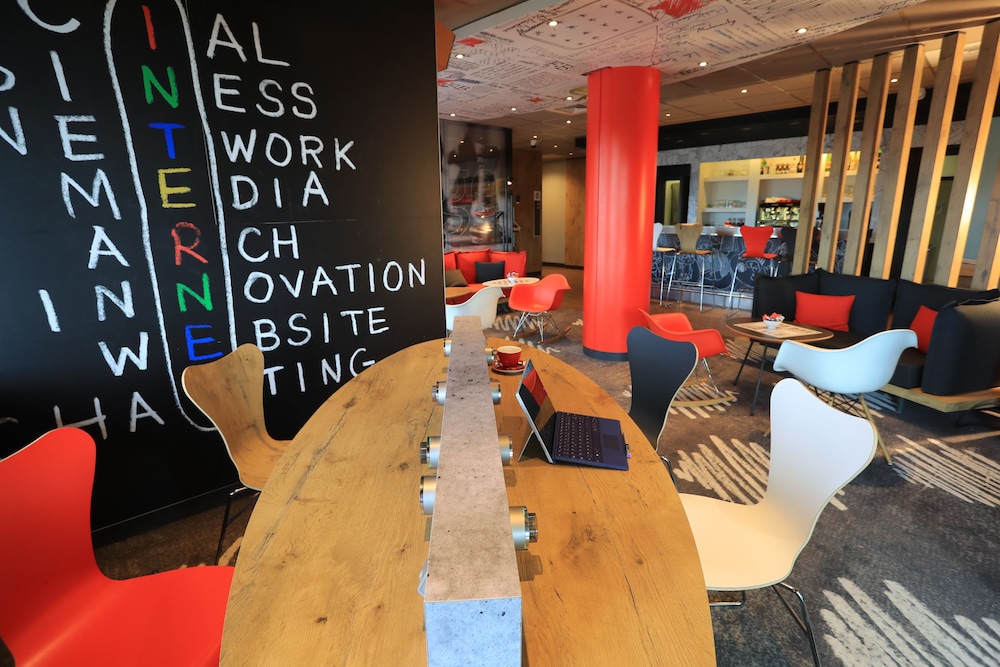 Ibis Aurillac 42/63