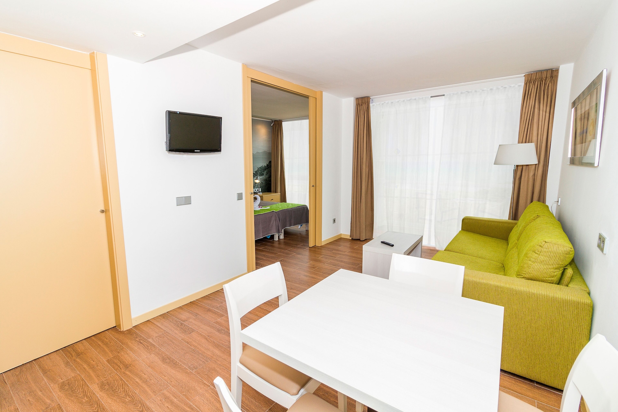 1 BEDROOM, APARTMENT, BALCONY