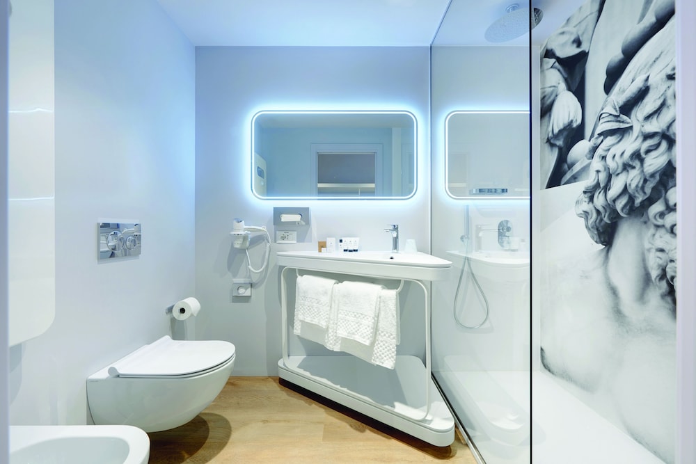 YouMe Design Place Hotel 37/43