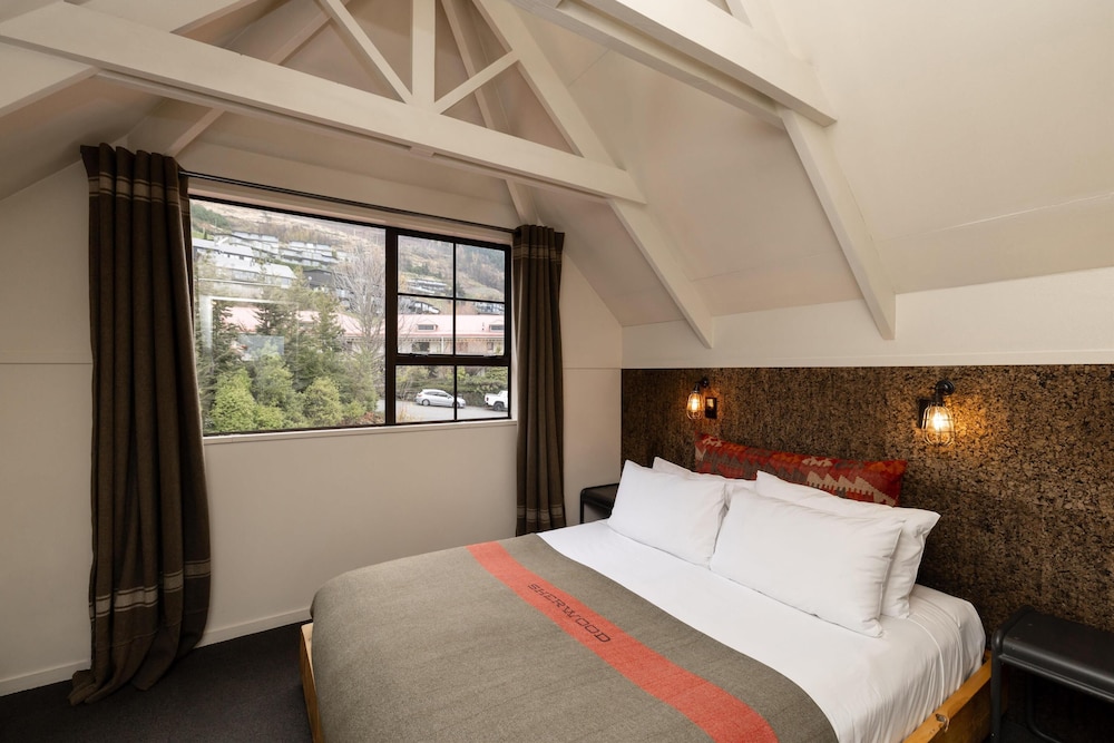 Sherwood Queenstown 16/69