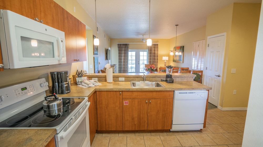 Barefoot Suites 52/69