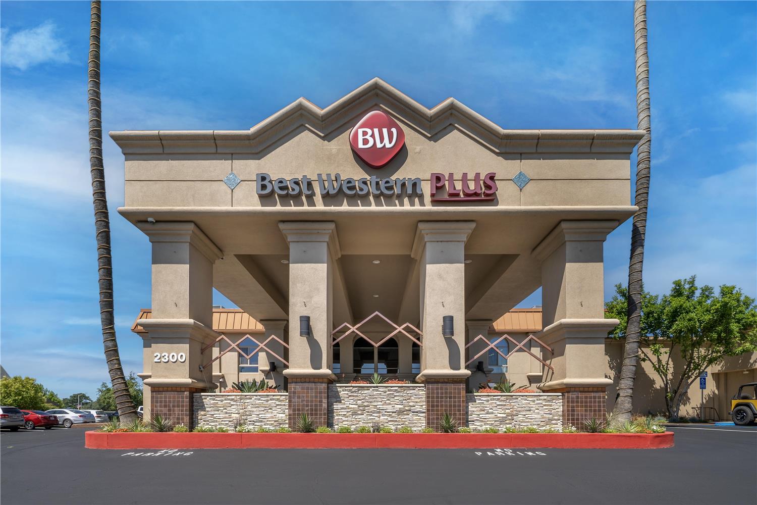 Best Western Plus Hilltop Inn 4/52