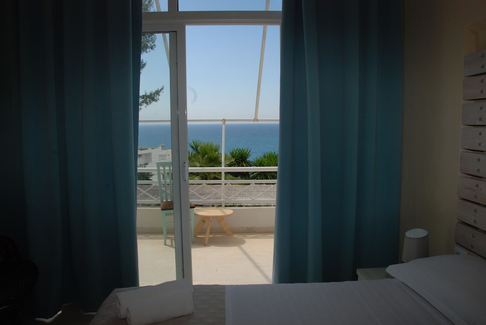Hotel Saranda 40/79
