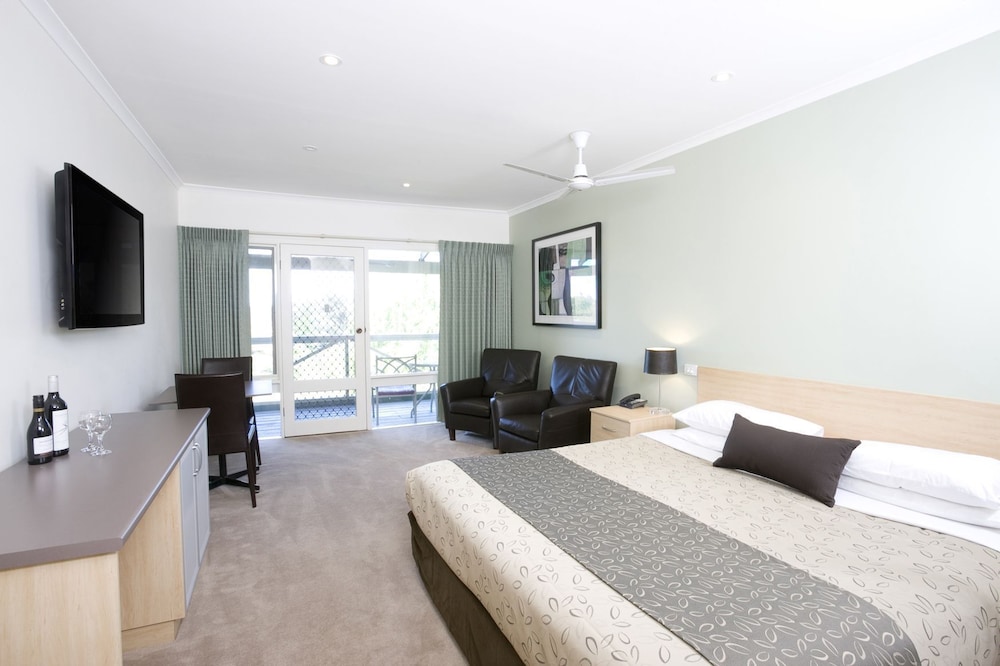 Golden Heritage Motor Inn 24/65