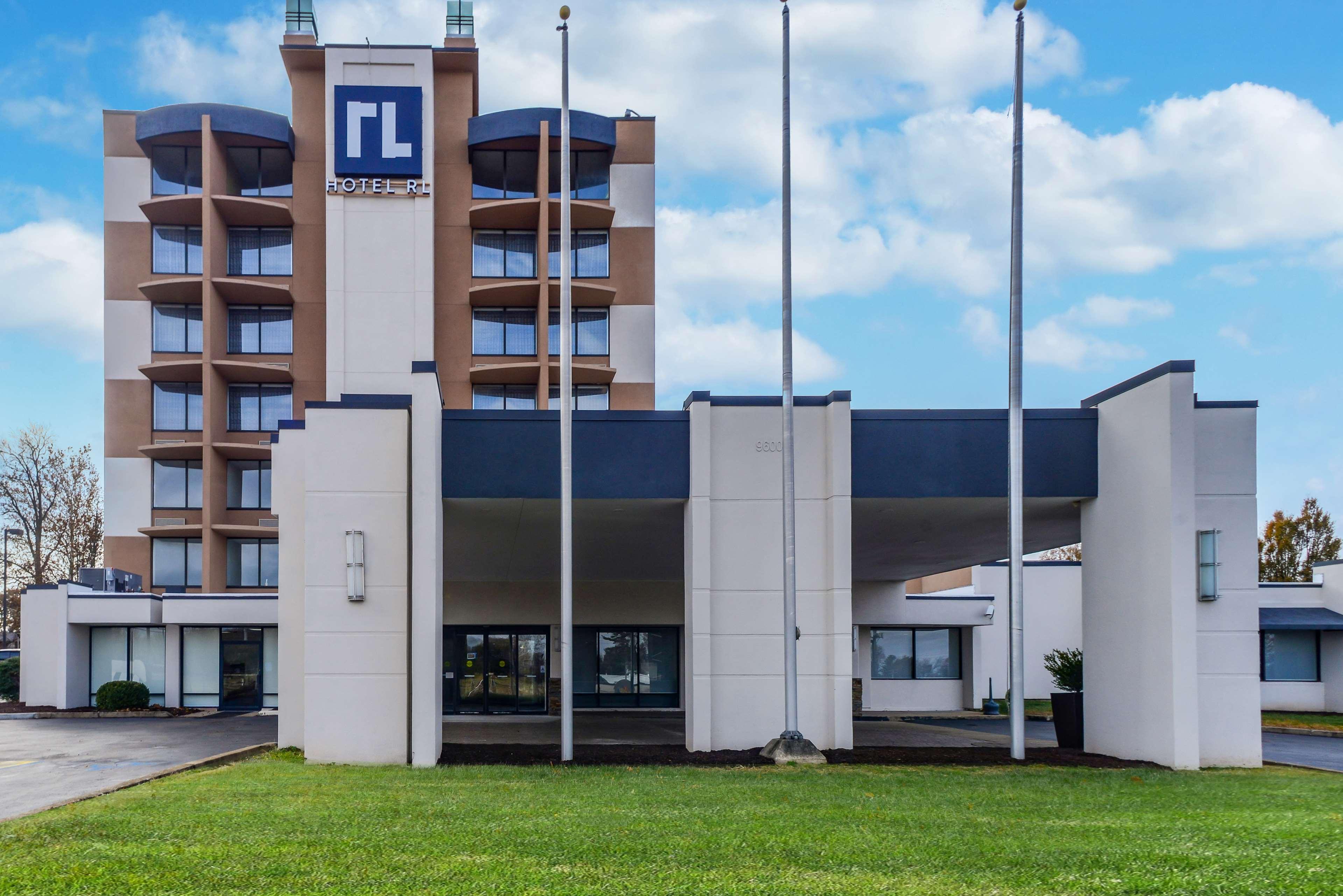 St. Louis Airport Hotel 43/44